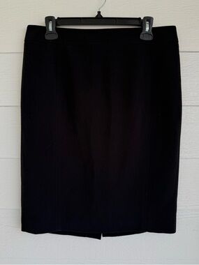 LOFT Black Pencil Skirt - Sleek Office Staple Size 10